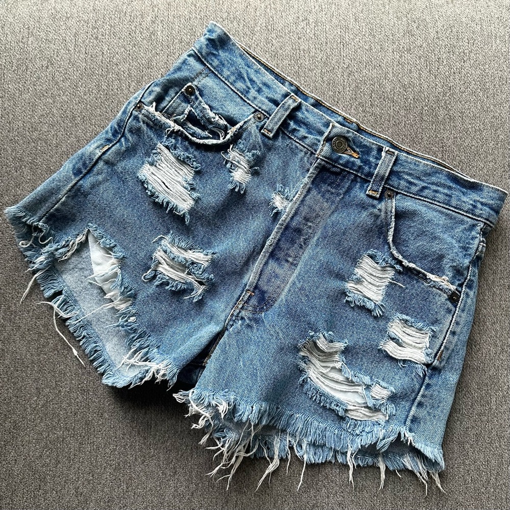 Brittania High Waist Cut Off Shorts Size 29 - See measurements